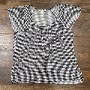 Banana Republic Black and White Houndstooth Blouse